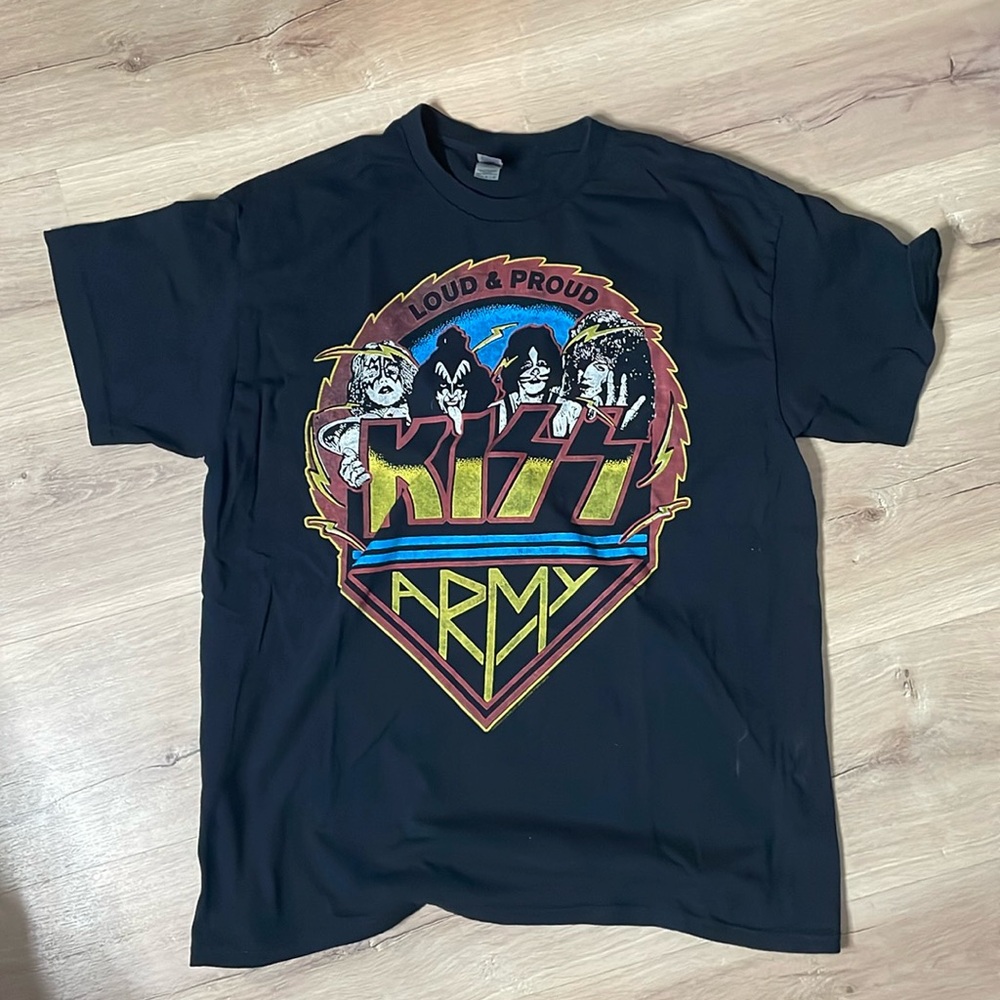 KISS Army Black‎ T-Shirt. Large. Good used condition